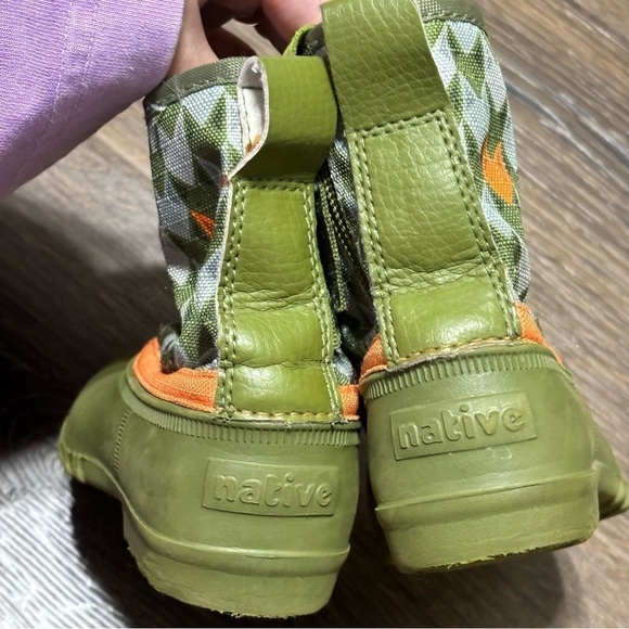 Native unisex kid boots size 6 - Picture 3 of 8